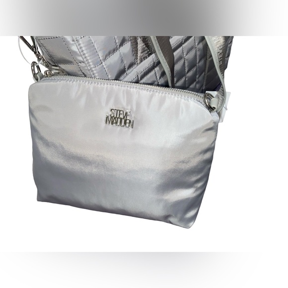NWT’s Steve Madden Grey Blivia Nylon Tote Purse Bag Silver Puffer Crossbody 2Pcs - Picture 10 of 14